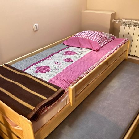 Dom Mlodziezowy W Polanie Daire Serednie Male Dış mekan fotoğraf